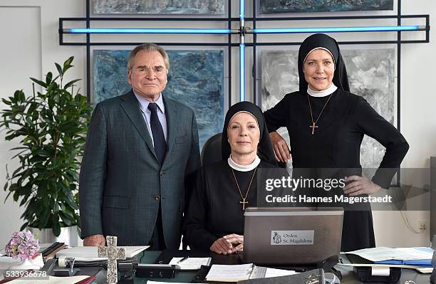 Actor Fritz Wepper, Nina Hoger and Janina Hartwig during a photocall for the tv show 'Um Himmels Willen' at Literaturhaus on May 24, 2016 in Munich,...