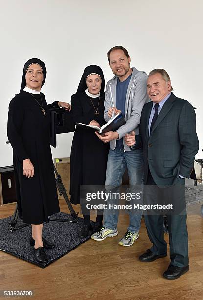 Janina Hartwig, Nina Hoger, Dennis Satin and Fritz Wepper during a photocall for the tv show 'Um Himmels Willen' at Literaturhaus on May 24, 2016 in...