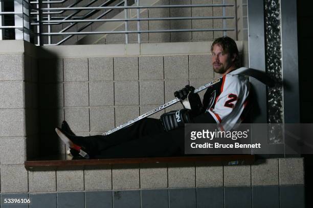 Peter Forsberg poses for a portrait after signing a free agent contract with the Philadelphia Flyers on August 15, 2005 at the Wachovia Center in...