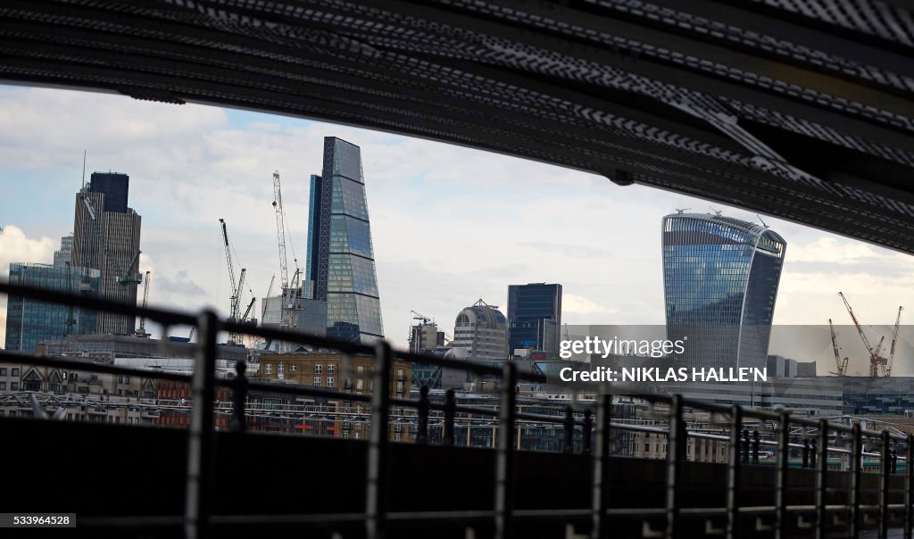 BRITAIN-EU-POLITICS-ECONOMY-BANKING-BUSINESS