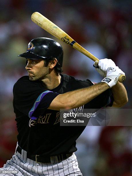 Shawn Green of the Arizona Diamondbacks tries to keep his team alive in the ninth inning the St. Louis Cardinals on August 16, 2005 at Busch Stadium...