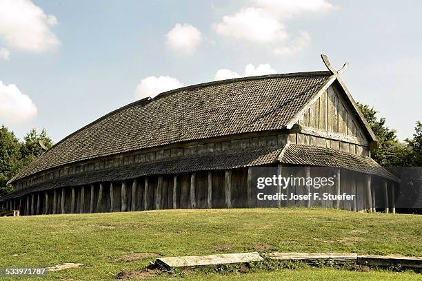 culture - longhouse stock-fotos und bilder