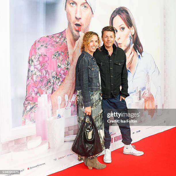 Musician Michi Beck and his wife Ulrike Fleischer attend the premiere of the film 'Seitenwechsel' at Zoo Palast on May 24, 2016 in Berlin, Germany.