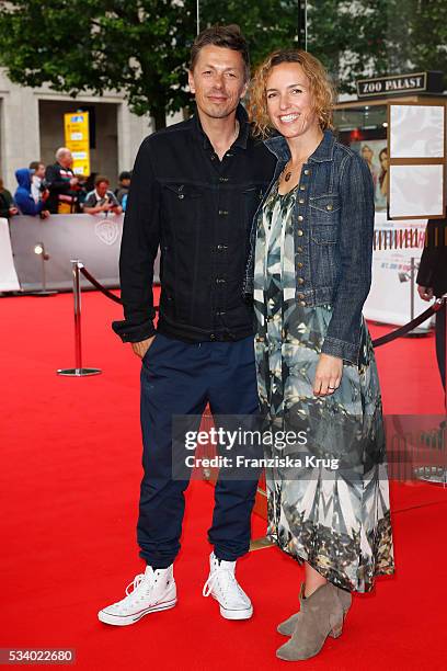 Musician Michi Beck and his wife Ulrike Fleischer attend the premiere of 'Seitenwechsel' at the Zoo Palast on May 24, 2016 in Berlin, Germany.