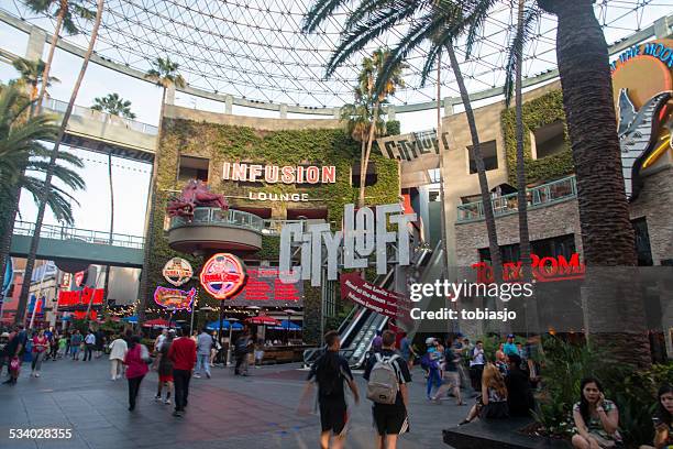 universal city - universal studios california stock-fotos und bilder