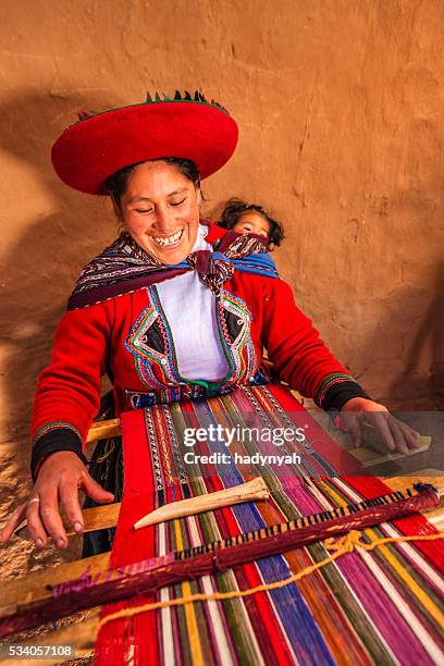 peruvian woman weaving, the sacred valley, chinchero - peruvian culture stock pictures, royalty-free photos & images