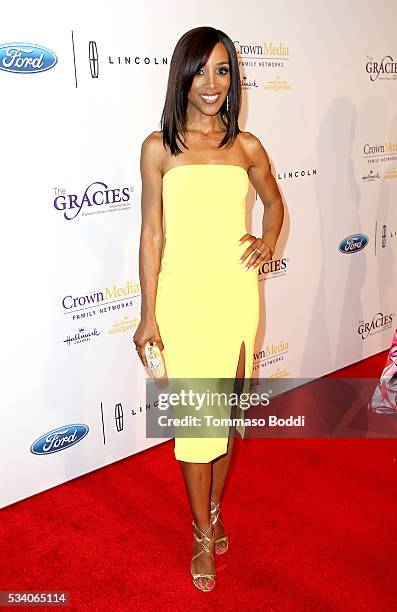 Tv personality Shaun Robinson attends the 41st Annual Gracie Awards at Regent Beverly Wilshire Hotel on May 24, 2016 in Beverly Hills, California.