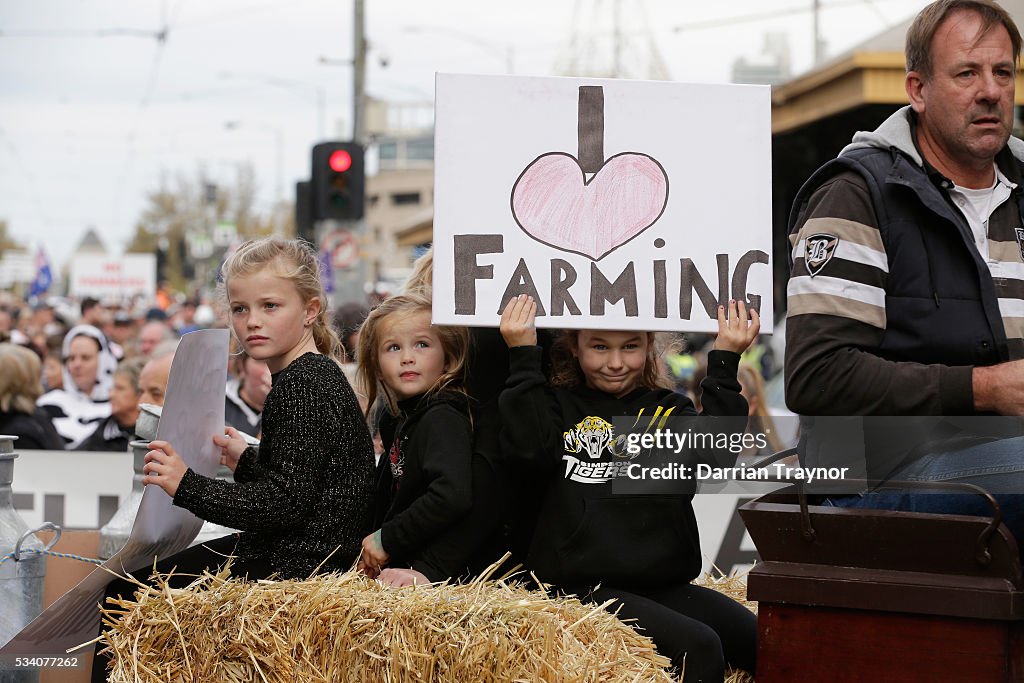 Victorian Dairy Farmers Rally For Fairer Milk Prices