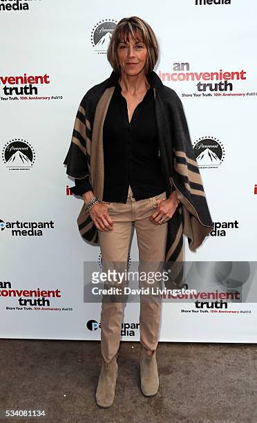 Actress Wendie Malick attends the 10th anniversary of "An Inconvenient Truth" at Smogshoppe on May 24, 2016 in Los Angeles, California.