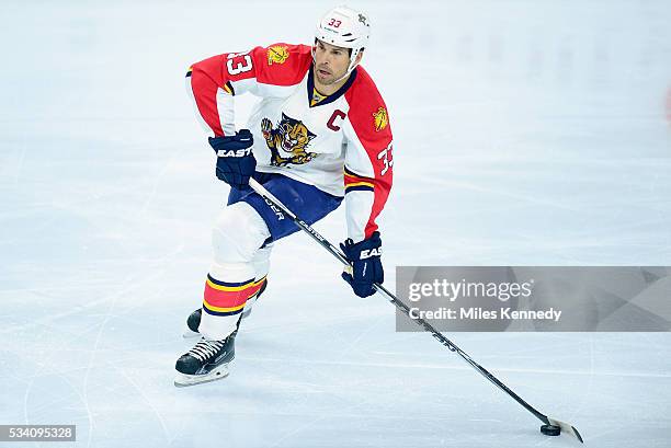 Willie Mitchell of the Florida Panthers warms up the game against the Philadelphia Flyers at Wells Fargo Center on October 12, 2015 in Philadelphia,...