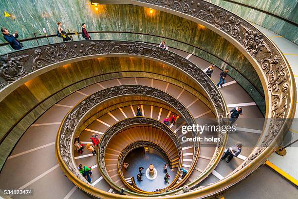 modern bramante staircase in vatican - vatican city stockfoto's en -beelden