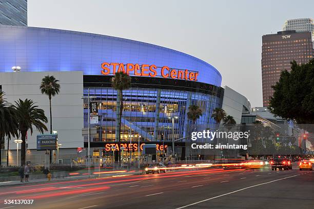 evening traffic in front of staples center - staples center outside stock pictures, royalty-free photos & images