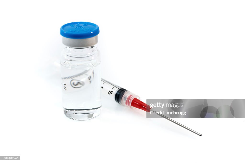 Syringe with injection needle and medicine bottle
