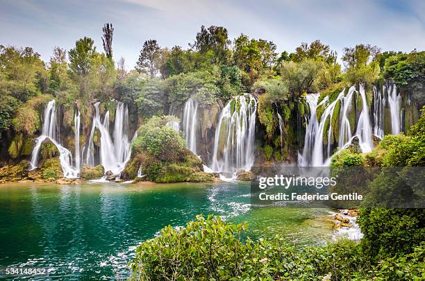 kravica waterfall - kravice imagens e fotografias de stock