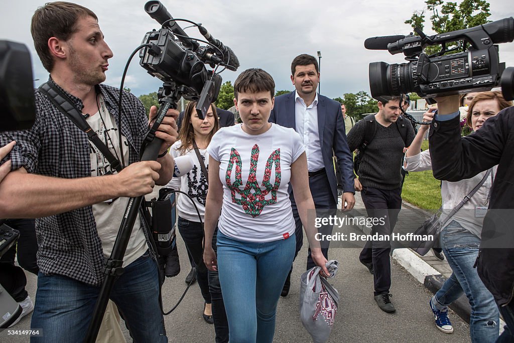 Russia Releases Jailed Ukrainian Pilot Nadiya Savchenko