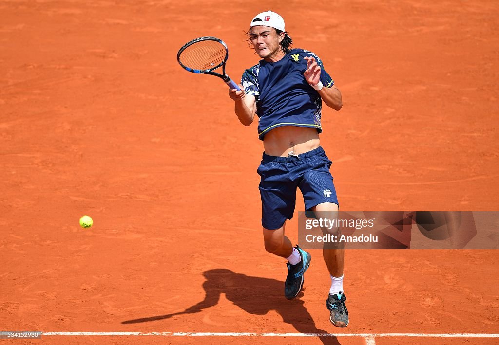 2016 French Open second round match - Taro Daniel vs Stan Wawrinka