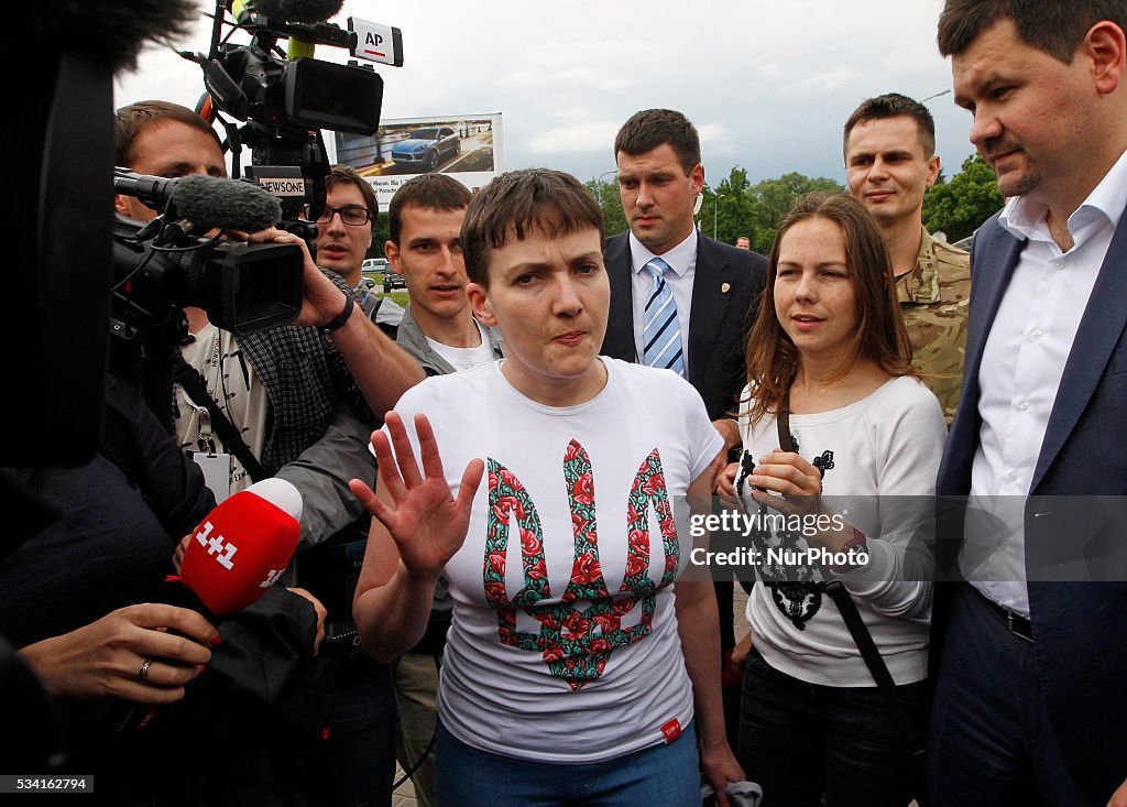 Russia Releases Jailed Ukrainian Pilot Nadiya Savchenko