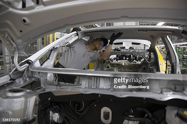  Operations Inside Kia Motors Corp S New Factory Amidst Political Dispute Stalling Production fotos e imágenes de alta resolución