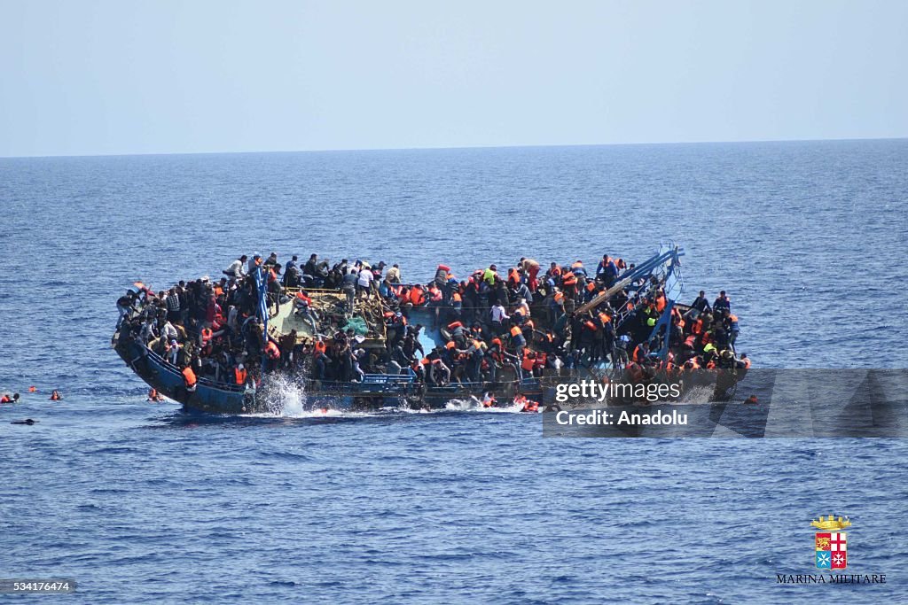 500 migrants saved by Italian Navy in Mediterranean sea