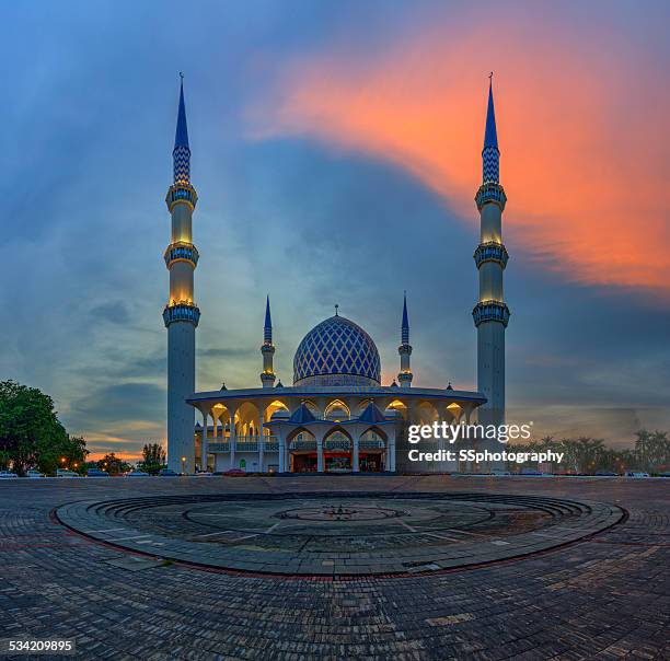 shah alam mosque at sunset - shah alam stock pictures, royalty-free photos & images