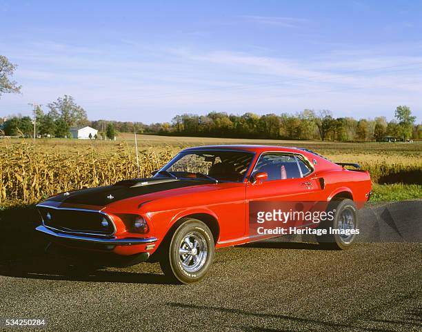  Mustang Mach Fotos e imágenes de stock