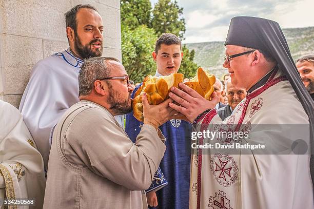 Eastern Rite Communion Orthodox Communion Bread Photos and Premium High Res Pictures - Getty ...