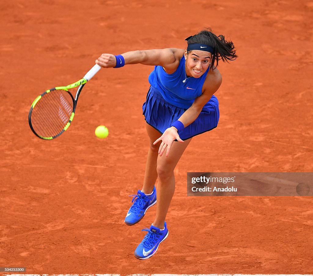 2016 French Open second round match - Caroline Garcia vs Agniesz