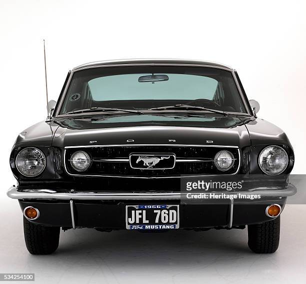 Ford Mustang 289 GT in studio, 2000.