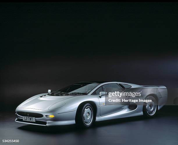 Jaguar XJ220 in studio, 2000.