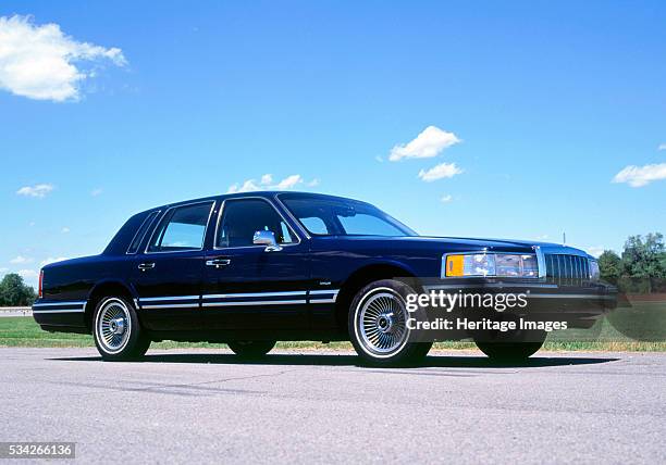 Lincoln Town car, 2000.