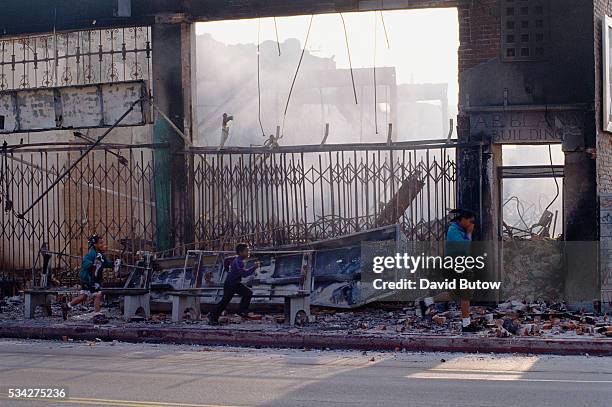 California Riots 1992 2,351 Causing Chaos Photos & High Res Pictures - Getty Images