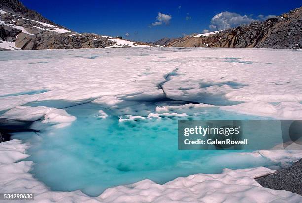 snow by precipice lake - high sierra trail stock pictures, royalty-free photos & images