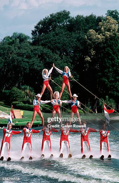 formation water skiing - waterskiing stock pictures, royalty-free photos & images