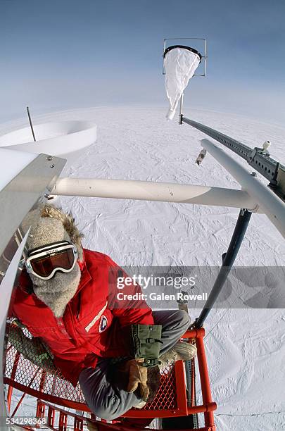 scientist at work in antarctica - south pole stock pictures, royalty-free photos & images