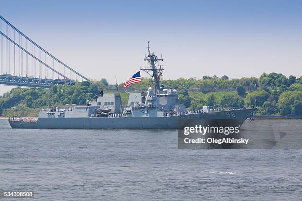 nyc fleet week 2016, destroyer uss bainbridge (ddg 96). - amphibious vehicle stock pictures, royalty-free photos & images