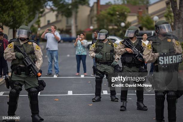 Sheriff Riot Association Of Los Angeles Sheriffs Deputies Photos and Premium High ...
