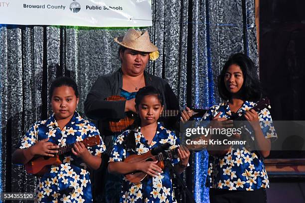 Singer Paula Fuga performs with students from "TURNAROUND ARTS: HAWAIÕI" which included Kalihi Kai Elementary, Honolulu; Kamaile Academy Public...