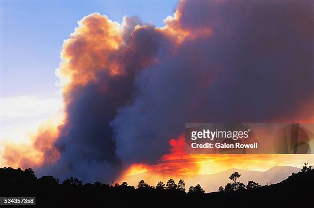 smoke from wildfire - new mexico imagens e fotografias de stock
