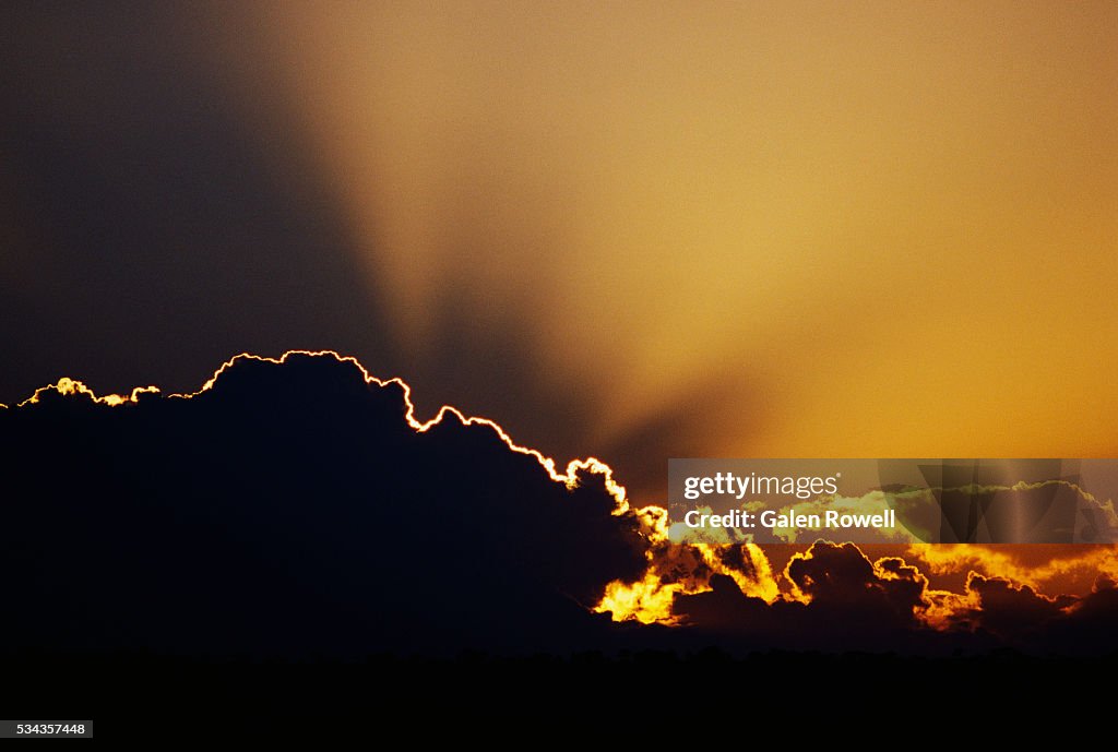 Sunset Lighting Cloud's Edges