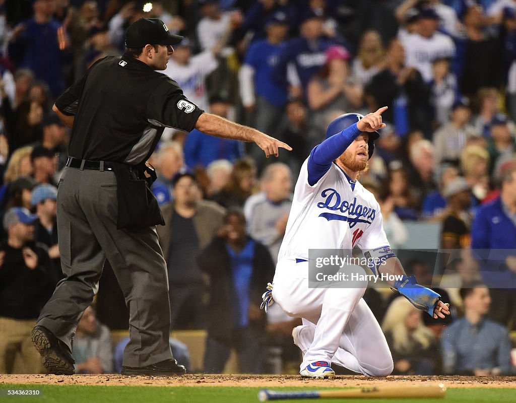 Cincinnati Reds v Los Angeles Dodgers