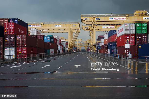 Derrick Ming Photos and Premium High Res Pictures - Getty Images