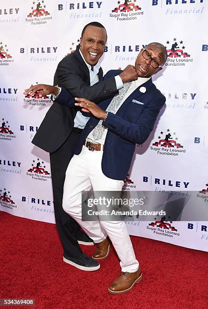 Boxer Sugar Ray Leonard and comedian Tommy Davidson arrive at the 7th Annual Big Fighters, Big Cause Charity Boxing Night Benefiting The Sugar Ray...