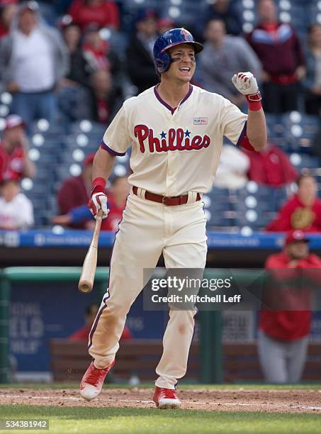 David Lough of the Philadelphia Phillies bats against the Cincinnati Reds at Citizens Bank Park on May 15, 2016 in Philadelphia, Pennsylvania.