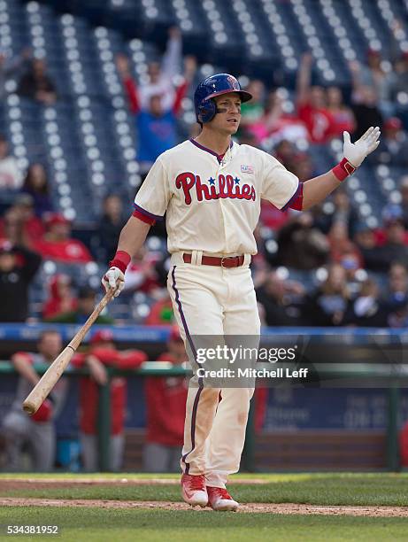 David Lough of the Philadelphia Phillies bats against the Cincinnati Reds at Citizens Bank Park on May 15, 2016 in Philadelphia, Pennsylvania.