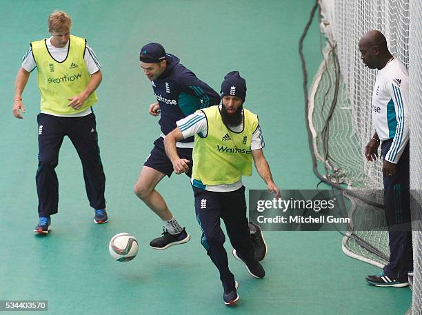 Joe Root, James Anderson, Moeen Ali and coach Ottis Gibson during England Nets session ahead of the 2nd Investec Test match between England and Sri...