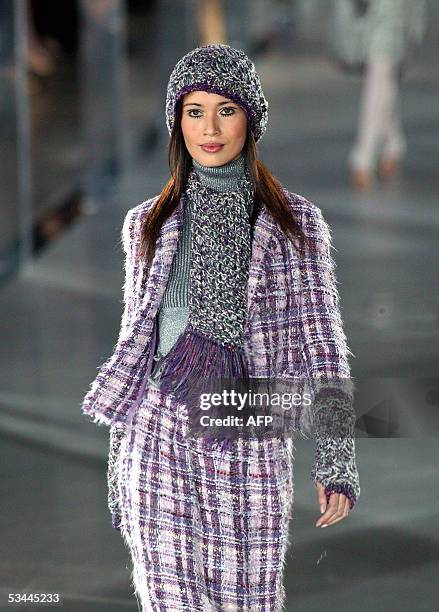 658 Fashion Lagerfeld Chanel 06 Stock Photos, High-Res Pictures
