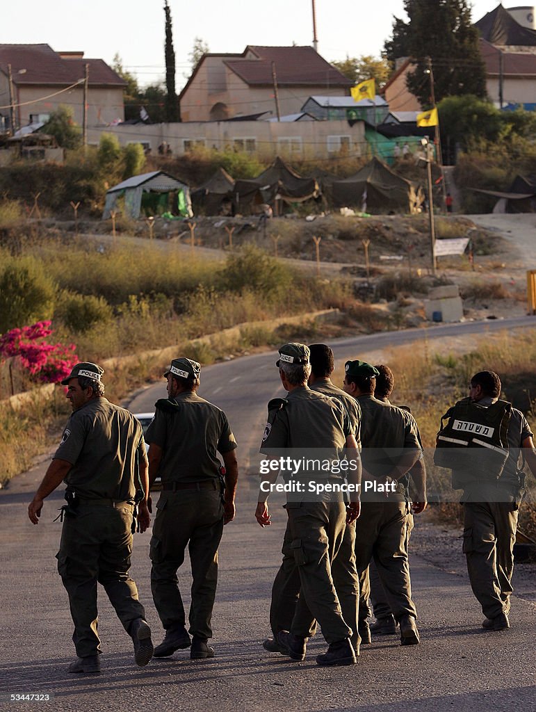 West Bank Settlers Face Forced Evacuation