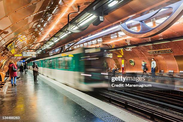 the metro (underground) station arts et metiers - pariser metro stock-fotos und bilder