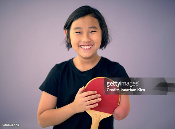 table tennis girl - short hair fotografías e imágenes de stock