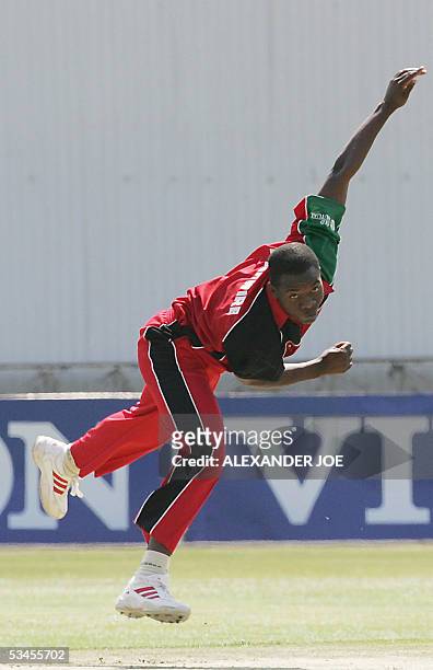Zimbabwe's opening bowler Blessing Mahwire bowls a wide to New Zealand's opening batsman captain Stephen Fleming on day one of a Triangular cricket...